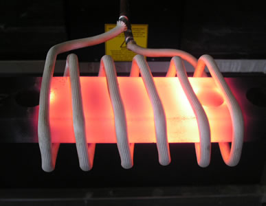 感应淬火设备在对钢铁件进行淬火回火的过程中，需要注意哪些方面？